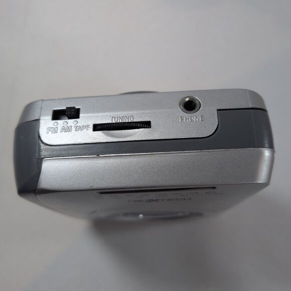 Nexxtech AM/FM Radio Cassette Player 14904949 Portable Headphones Silver TESTED - Picture 10 of 16